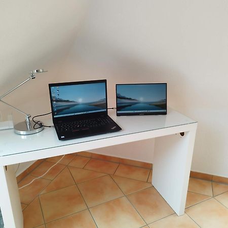 Traumblick Und Komfort - Lichtdurchflutete 85 Qm Wohnung Nahe Suedstrand Goehren Inklusive Schwimmbad Und Sauna Im Ahoi Sellin Exterior foto